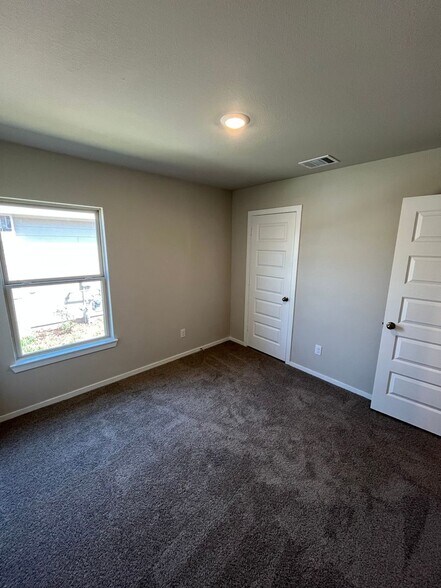 Building Photo - 25553 Blossom Ct