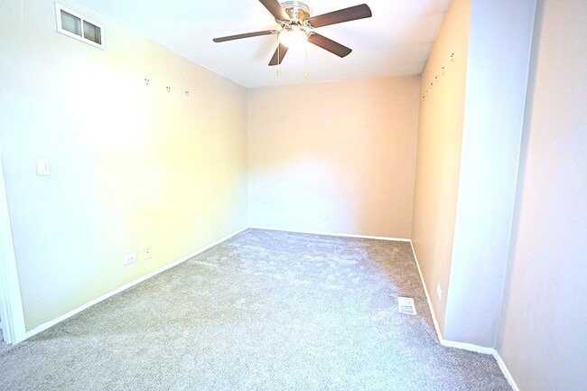 Building Photo - 2684 Waterford Ct