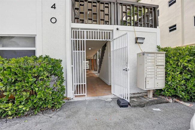 Building Photo - 1740 Funston St
