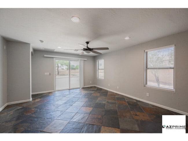 Building Photo - Stylish 3/2 Phoenix Home with RV Gate &amp...