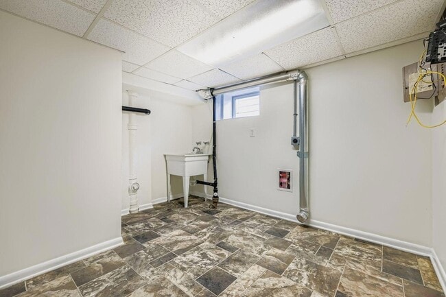 Building Photo - 1683 Minnehaha Ave E