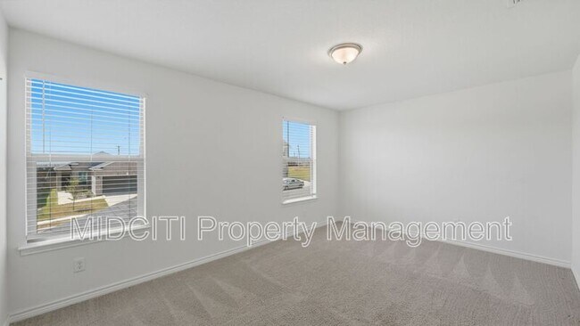 Building Photo - 10419 Salitrillo Bnd