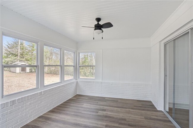 Building Photo - 262 Atwood Dr NW