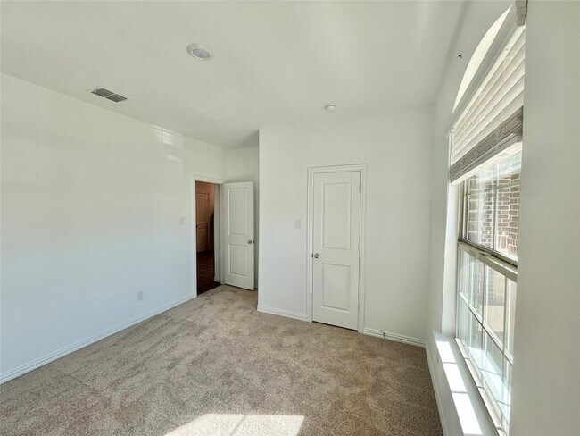 Building Photo - 768 Hawthorn St