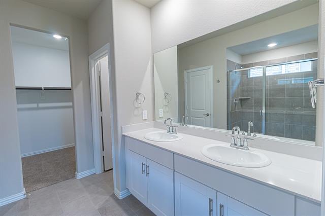 Building Photo - 2210 Gustavus Dr