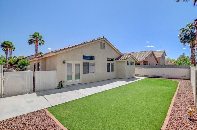 Building Photo - 980 Sand Coral Dr