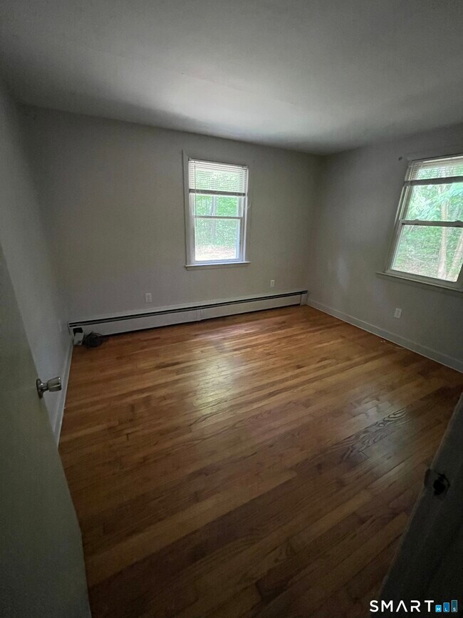 Building Photo - 332 Richmond Rd