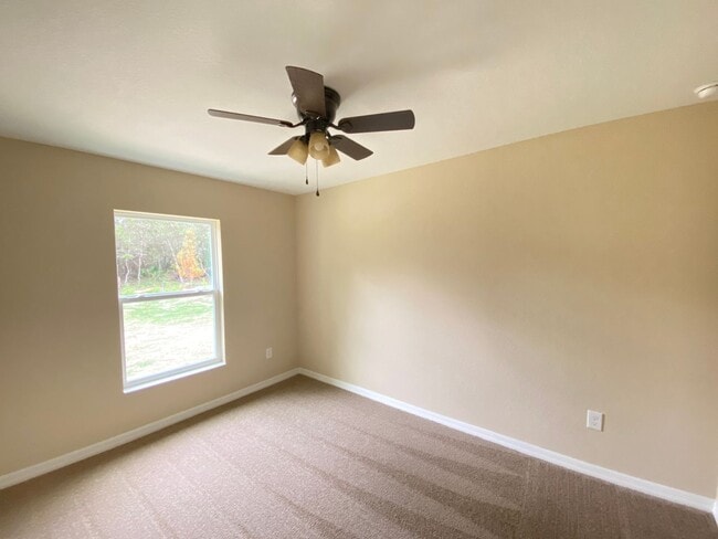 Building Photo - 6055 SW 155th St Rd