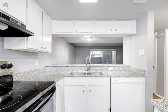 Building Photo - 11003 Mt Boracho Dr