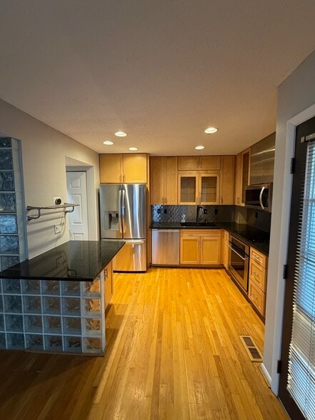 Building Photo - 1091 Harrison Ave