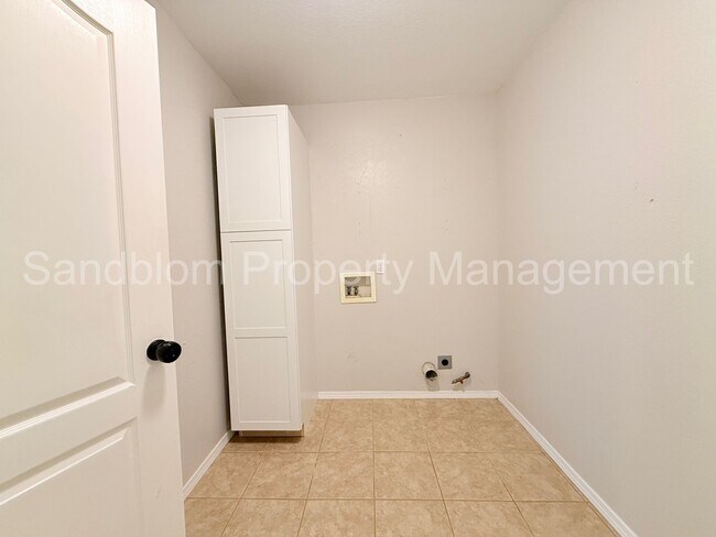 Building Photo - For Lease | Broken Arrow | Available Now!