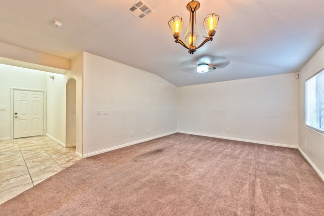 Building Photo - 9304 Pokeweed Ct