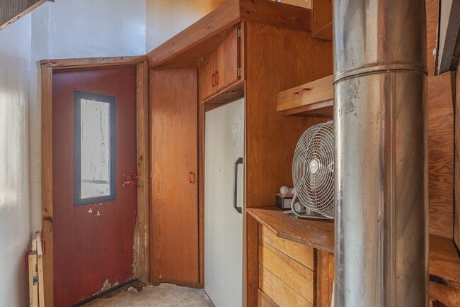 Building Photo - Cozy 2 Bedroom, 1 Bath, With a great Location!