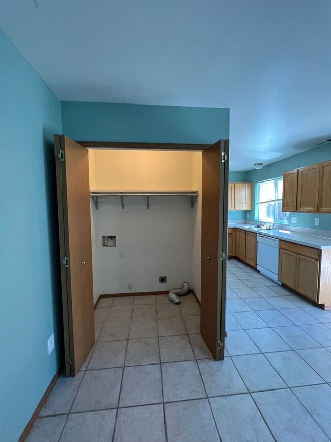 Building Photo - Non-Refundable & Security Deposit Total: $...
