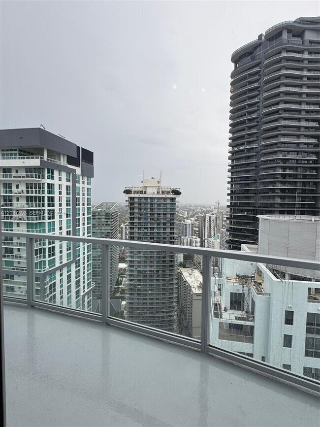 Building Photo - 1060 Brickell Ave