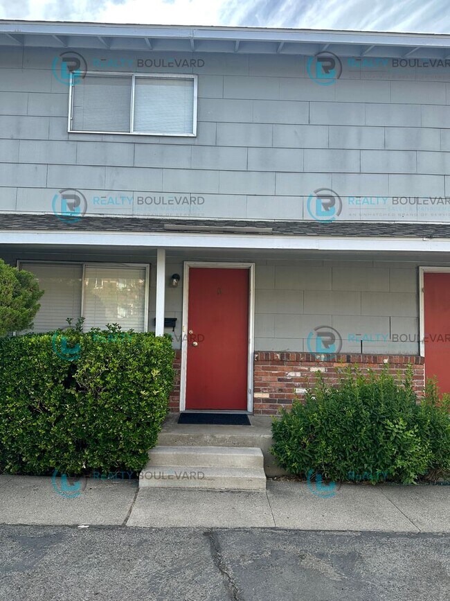Building Photo - 1 Bedroom 1 Bath + Office next to Idlewild Park & the Truckee River