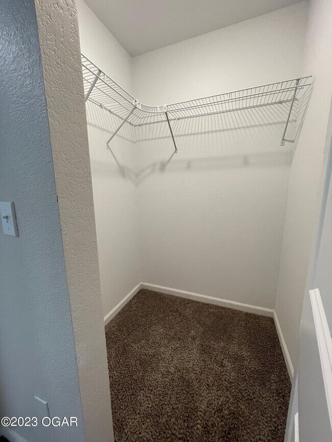 Building Photo - 524 N Jackson Ave