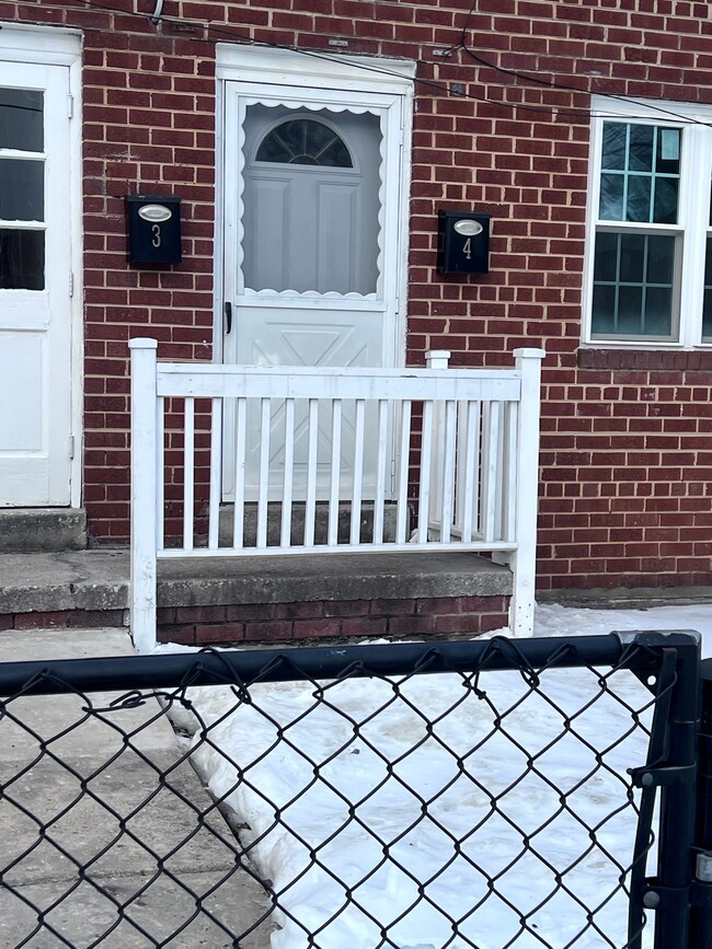 Building Photo - 5326 B St SE