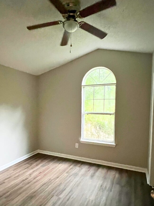 Building Photo - 3/2 in Sugarmill with pool access!