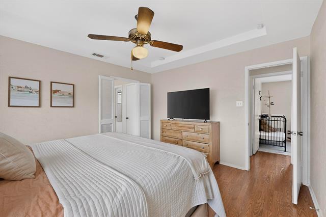 Building Photo - 594 King Cir