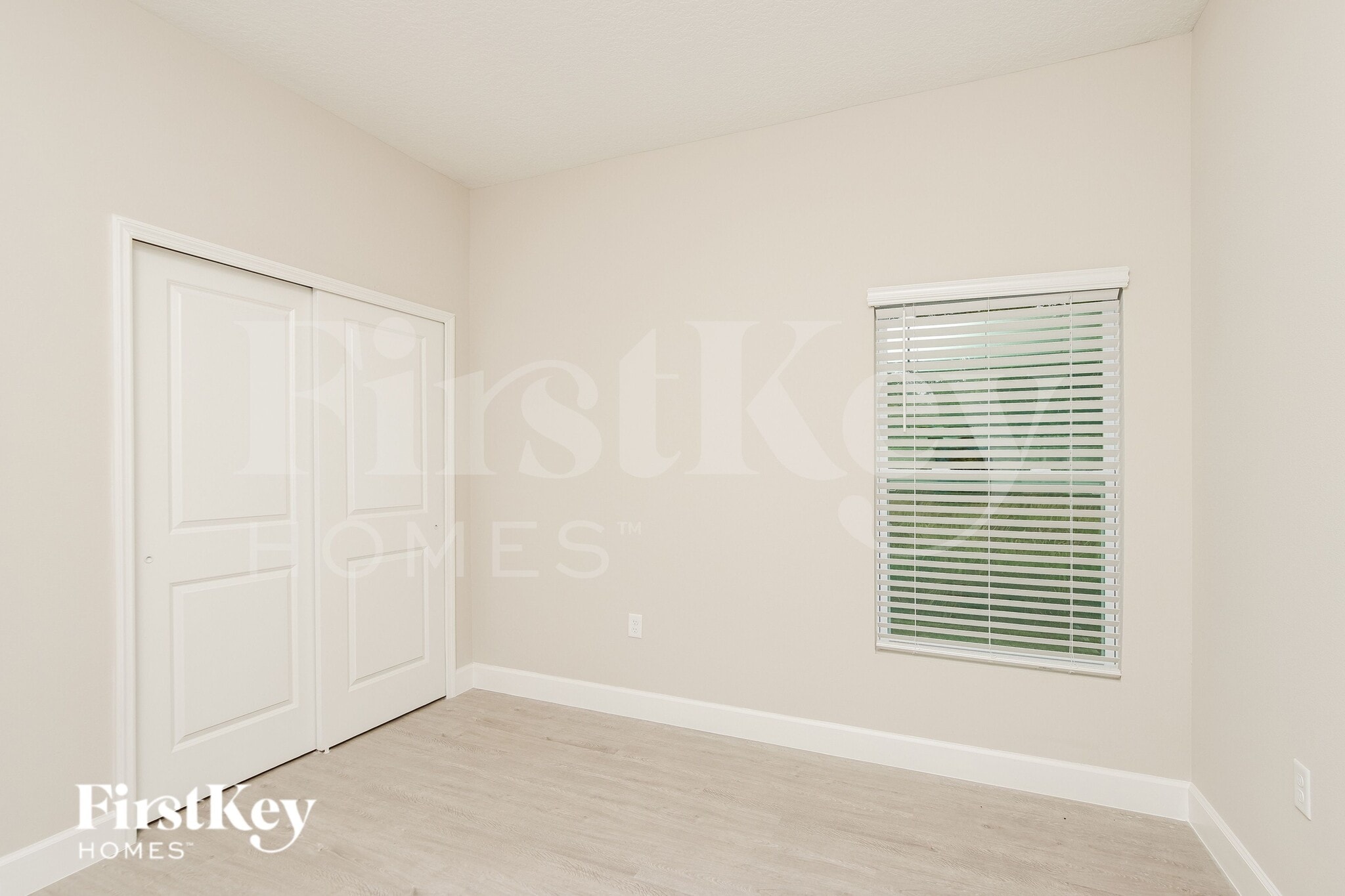 Building Photo - 124 Lamarque St