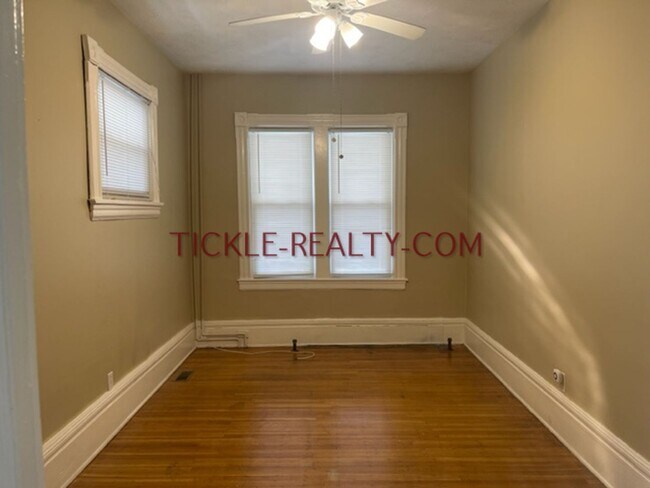 Building Photo - 14 Rowley St