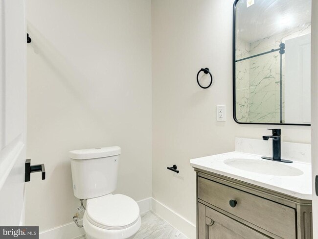 Building Photo - 630 Moyer St