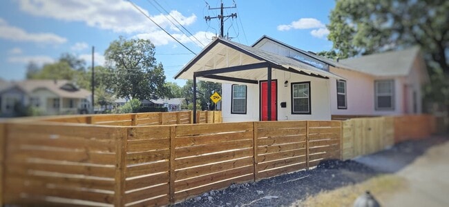 Primary Photo - 427 Floyd Ave