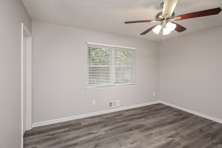 Building Photo - 81 Floyd St