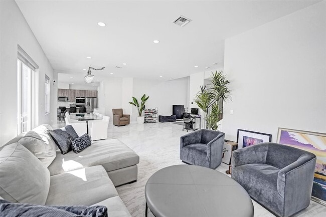 Building Photo - 3534 Forest View Cir