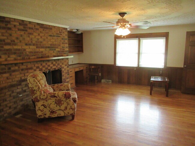 Building Photo - Great Rental Opportunity in Lincolnton!