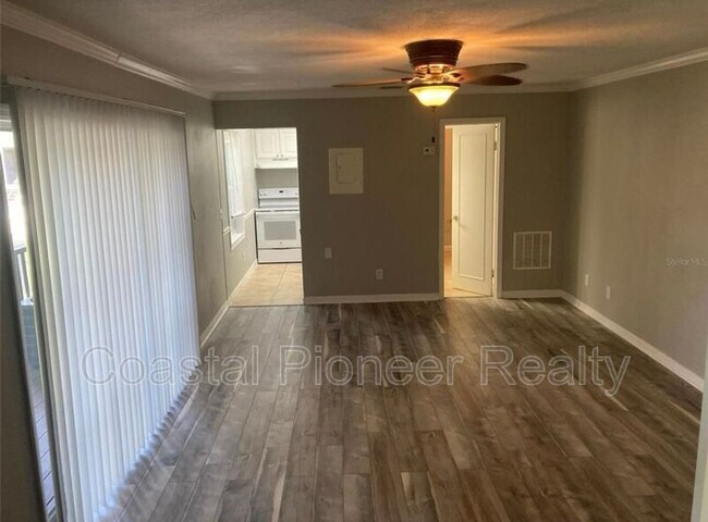 Building Photo - 13824 Orange Sunset Dr