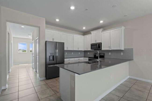 Building Photo - 877 Ocean Course Ave