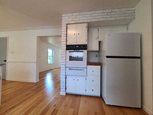 Building Photo - 3-bedroom, 2-bathroom home located in beautiful St. Joseph, MI