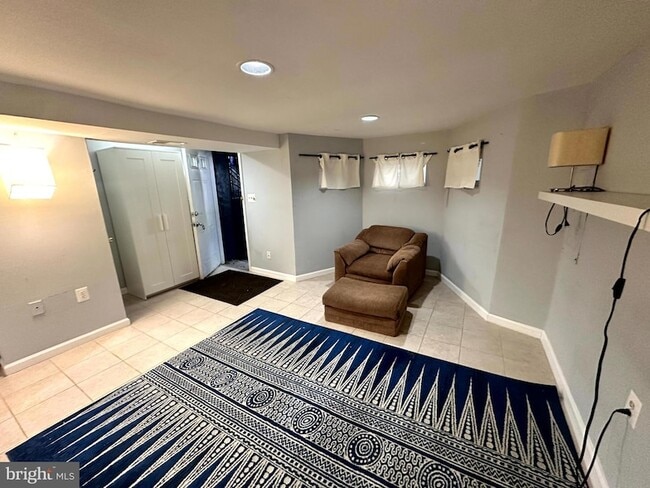 Building Photo - 60 Q St NW