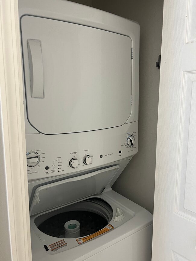Stackable washer/dryer - 14008 Chicora Crossing Blvd