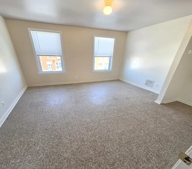 Building Photo - 1310 N Montford Ave