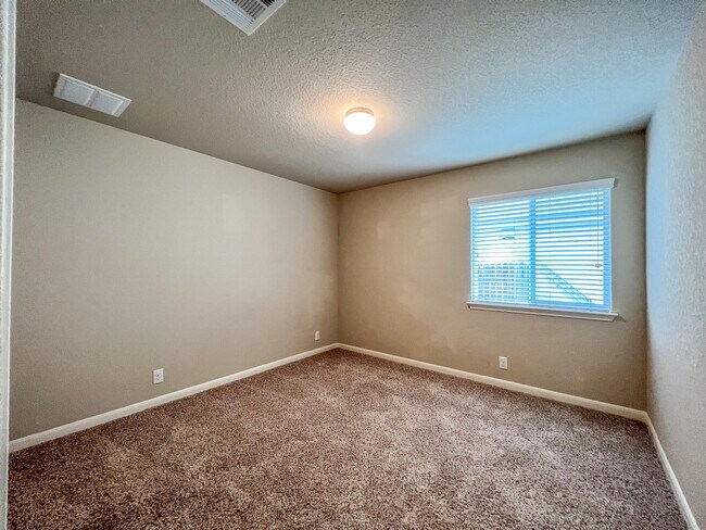 Building Photo - 923 Avery Pkwy
