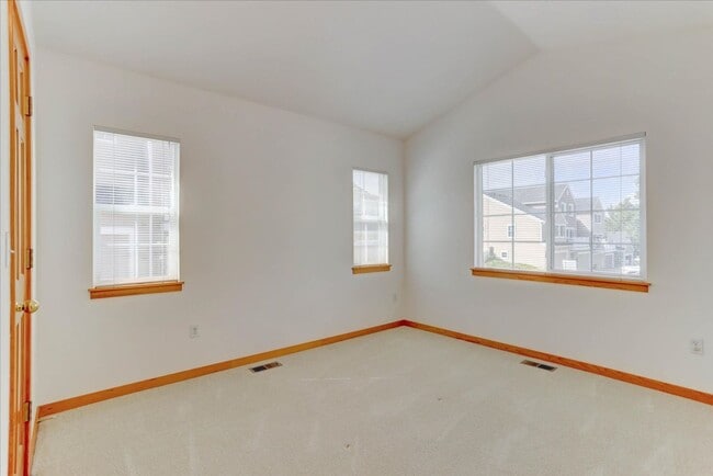 Building Photo - 2462 Concord Cir