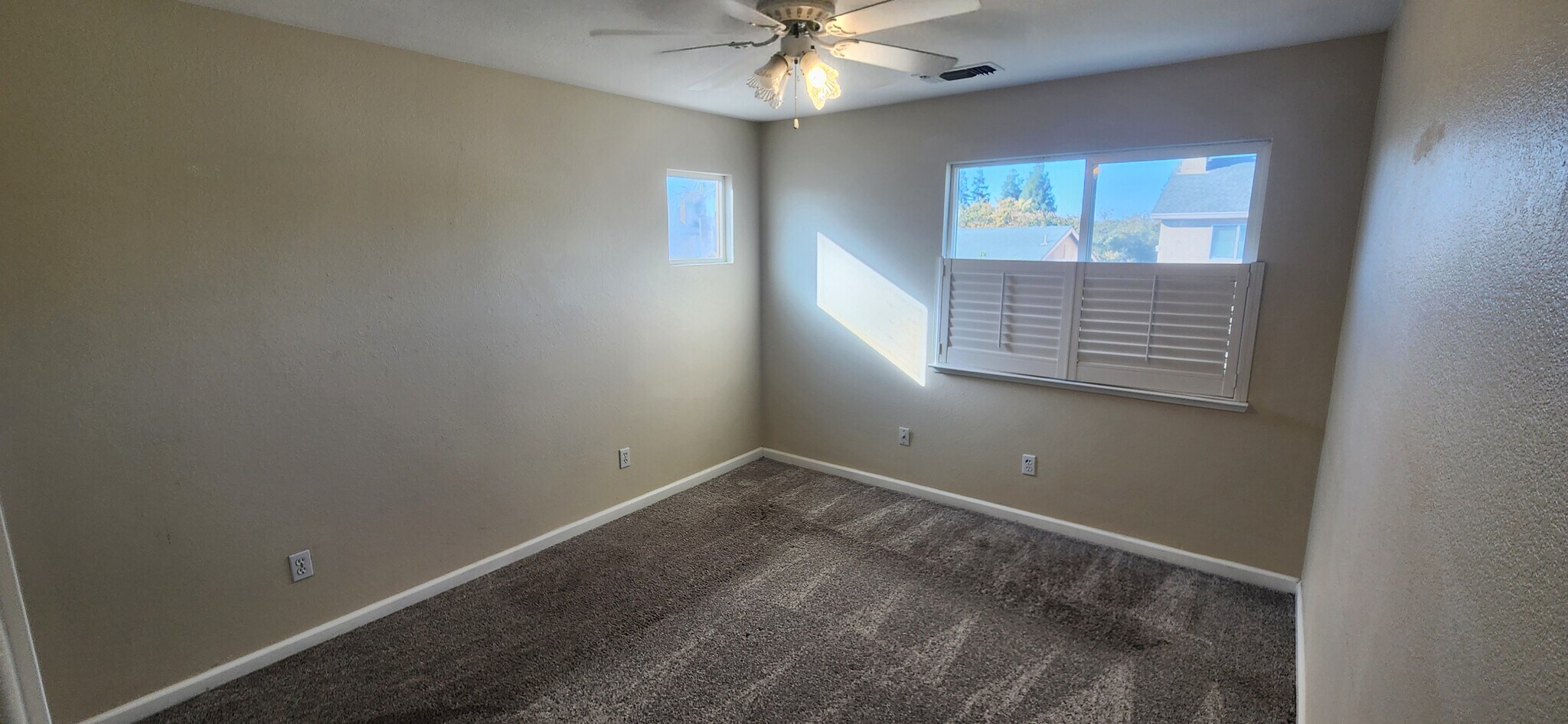 Building Photo - 267 W Springer Dr