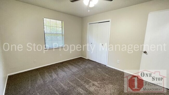 Building Photo - Beutiful duplex 2-bedroom, 1-bath in Blue ...