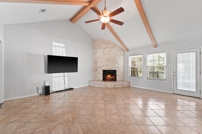 Building Photo - 20618 Fieldtree Dr
