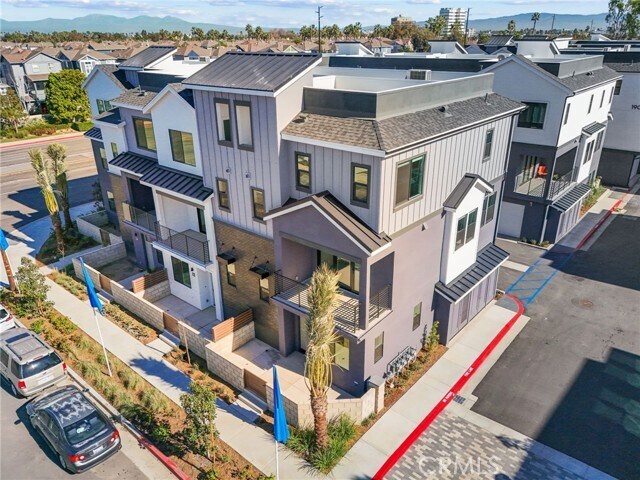 Building Photo - 19011 Main St