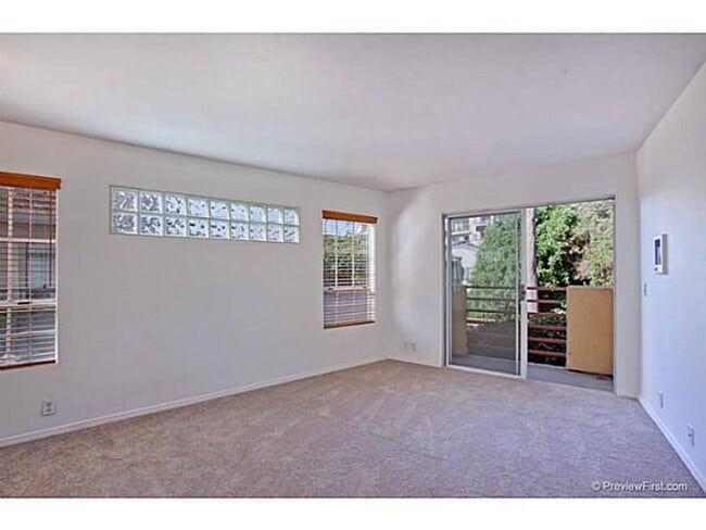 Building Photo - $3,100 - 2 Bed / 2 Bath Condo in Mission H...