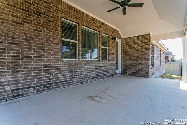 Building Photo - Stunning One-Story Living in Vintage Oaks – 3-Car Garage & Resort-Style Amenities