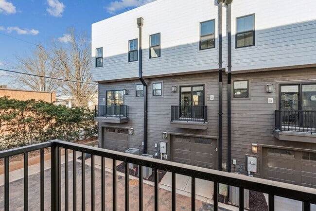 Building Photo - High-End 2BR Townhome | Rooftop Terrace + 2-Car Garage | 24-Unit Community