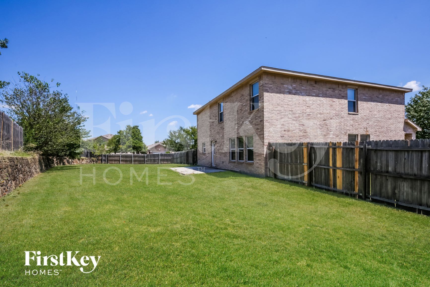 Building Photo - 524 King St