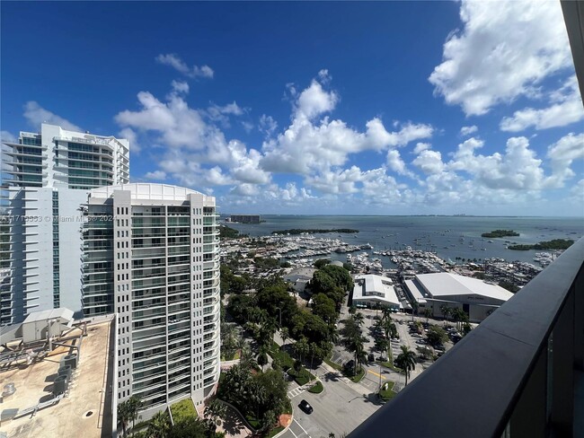 Building Photo - 2655 S Bayshore Dr