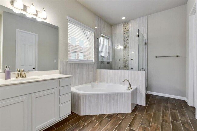 Building Photo - 3006 Rio Verde Dr