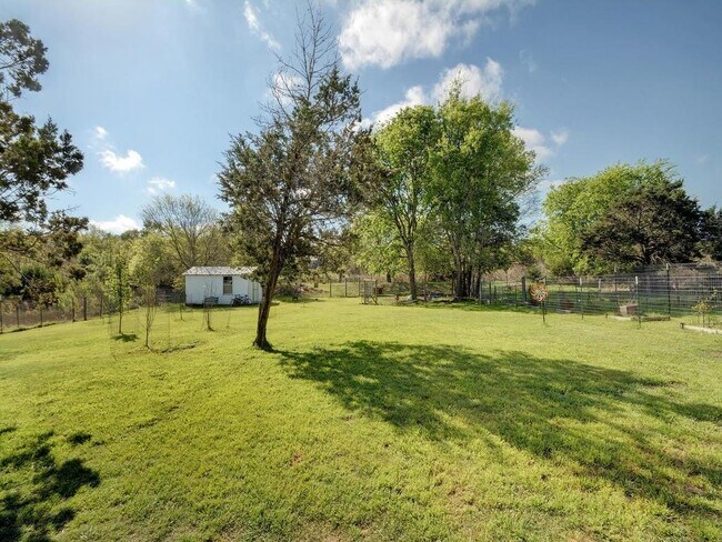 Building Photo - 131 Barton Meadow Dr